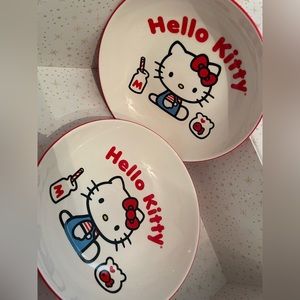 Hello kitty plates❤️